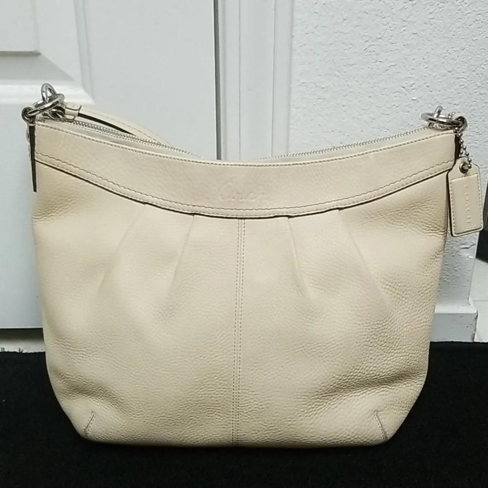 COACH Purse Pebbled Leather Hobo Bag Soho pleated